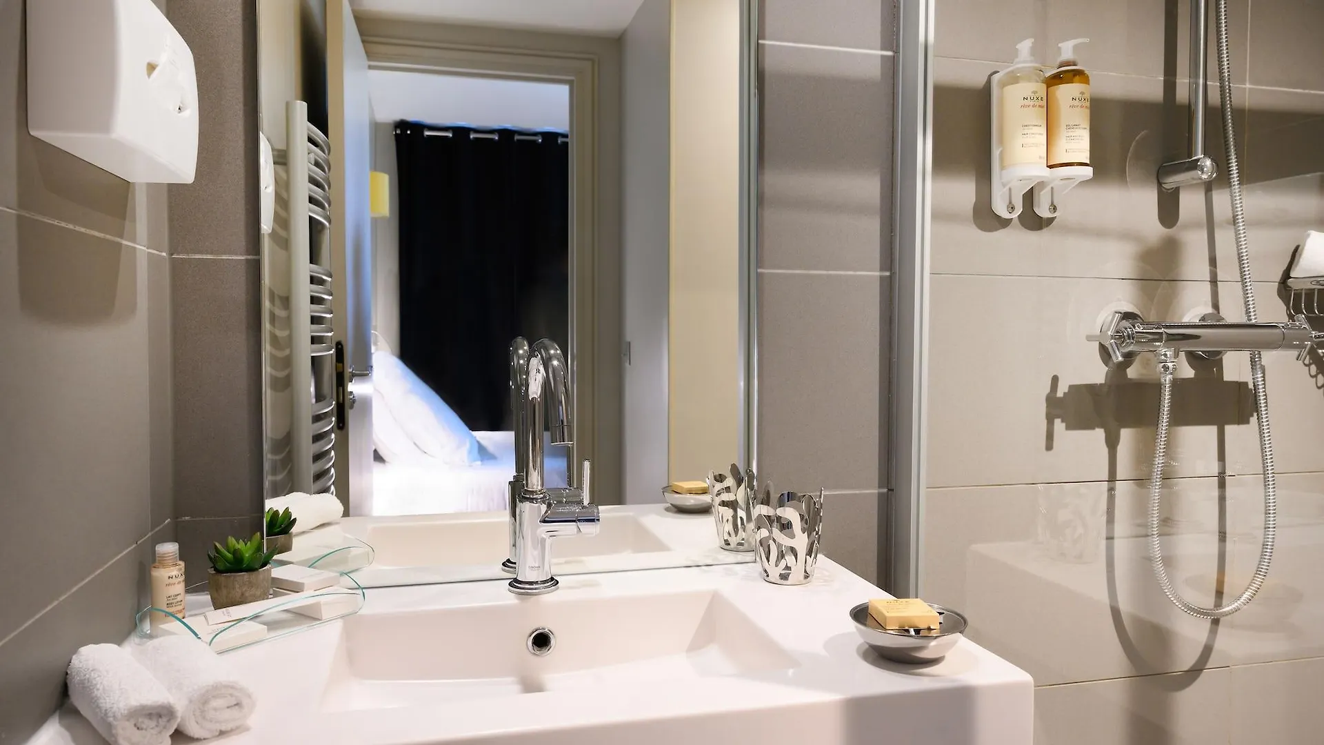 Helzear Champs-elysees Hotel 4*