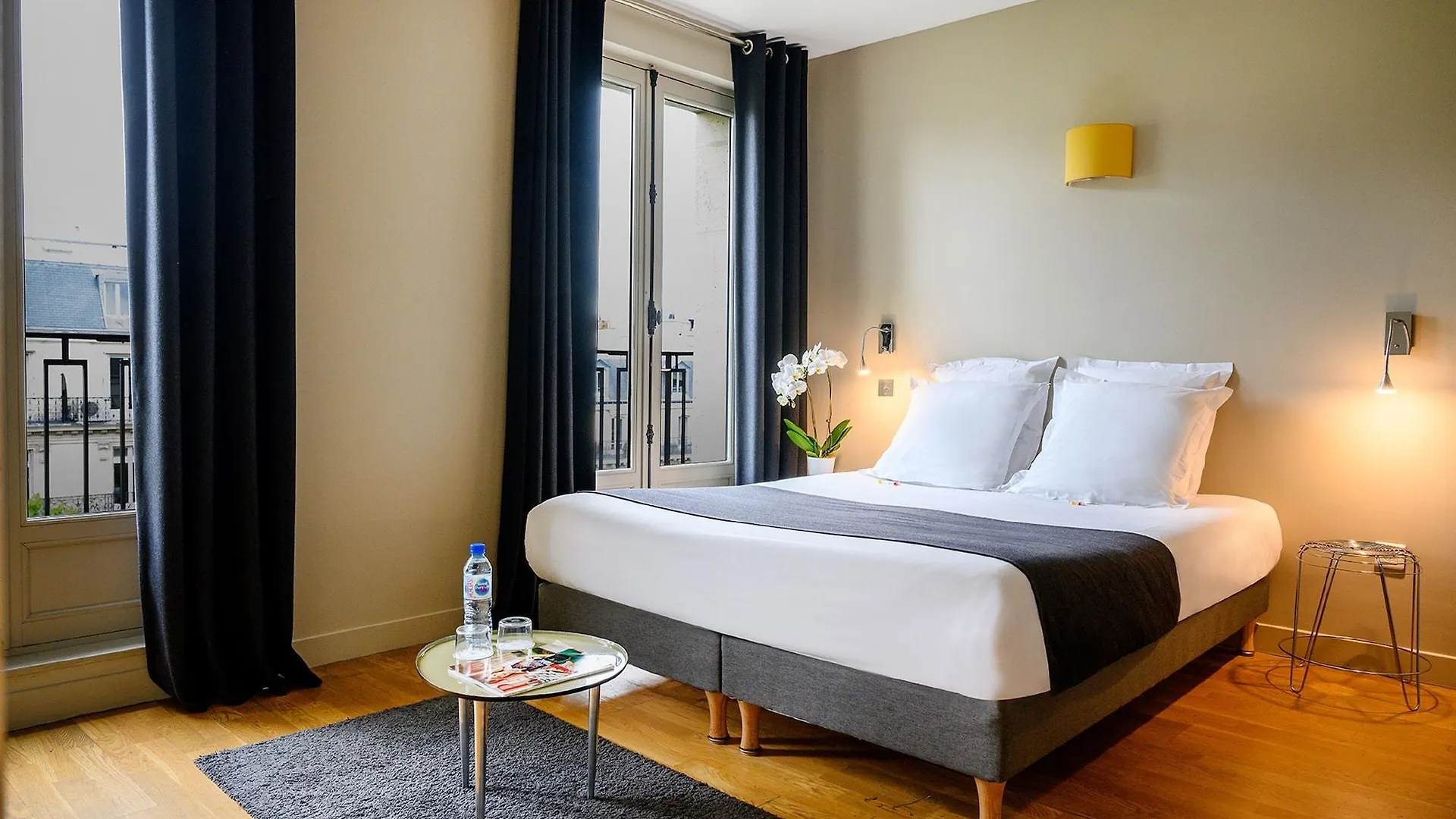 Helzear Champs-elysees 4*