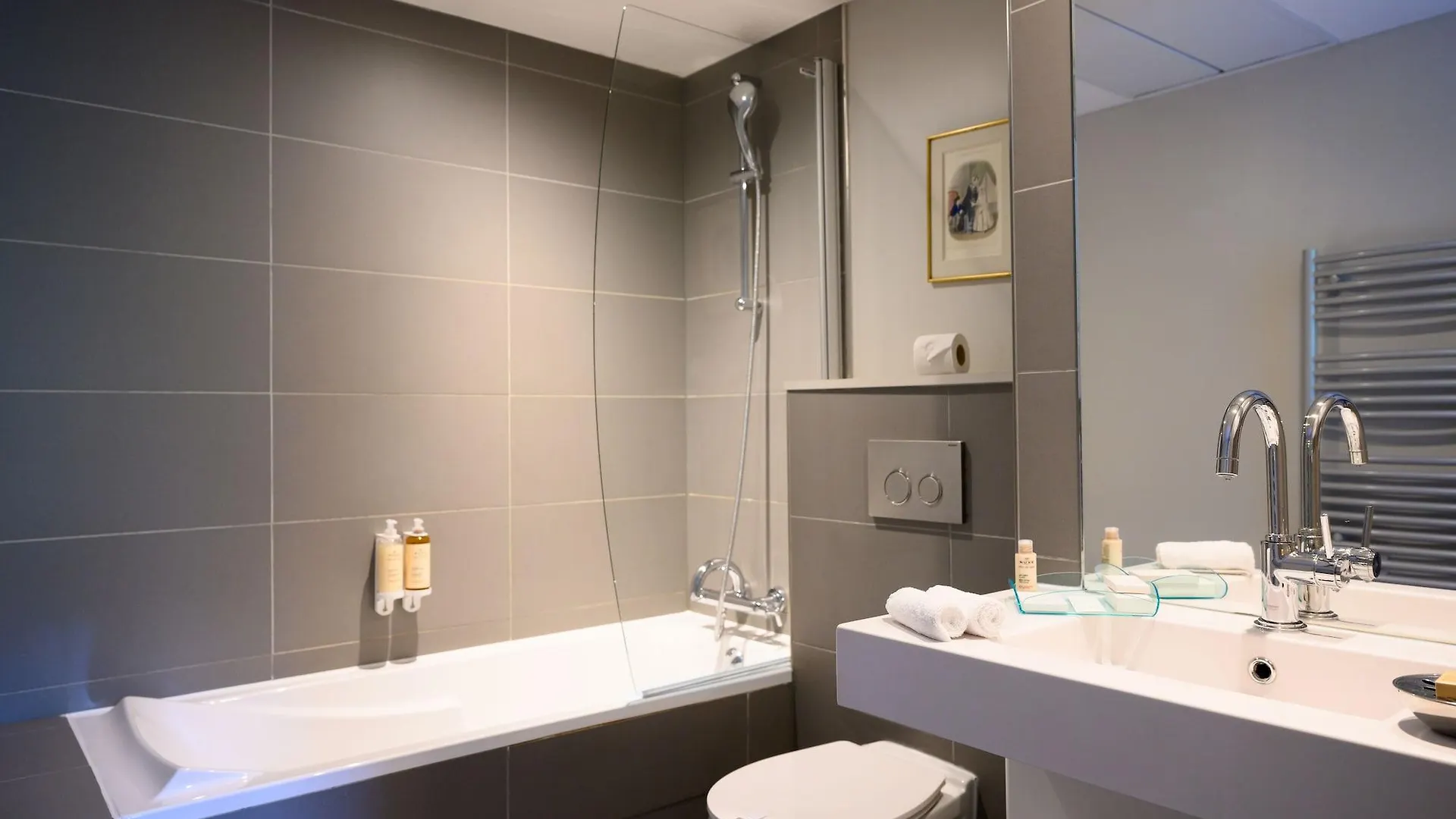 Helzear Champs-elysees 4* Paris