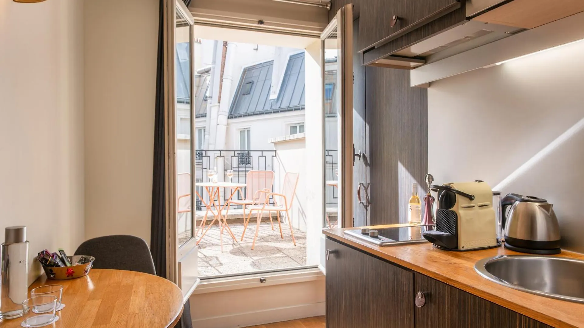 Hotel Helzear Champs-elysees 4*