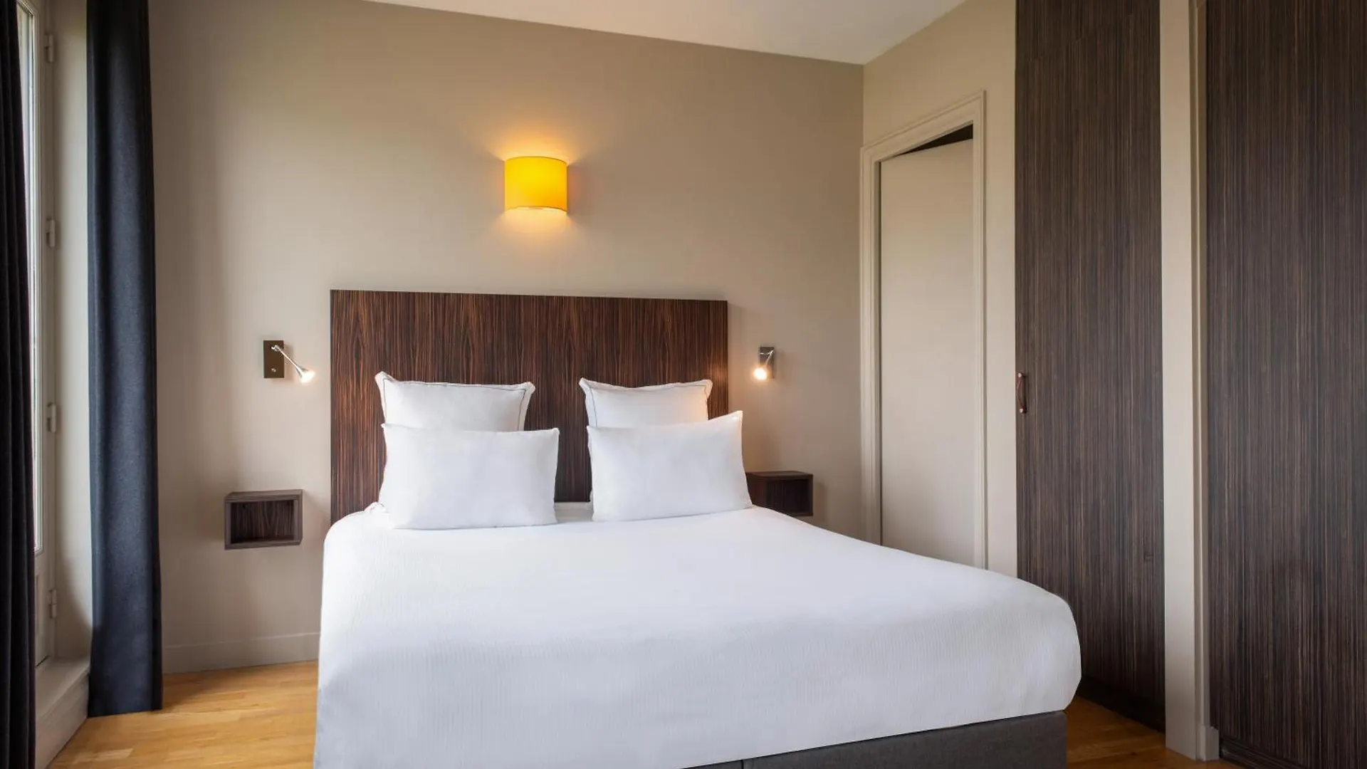 Hotel Helzear Champs-elysees 4*