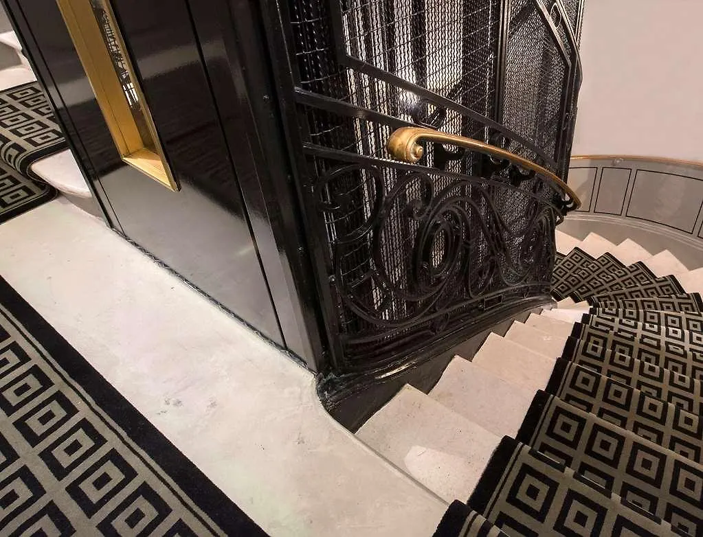 Helzear Champs-elysees Hotel 4*