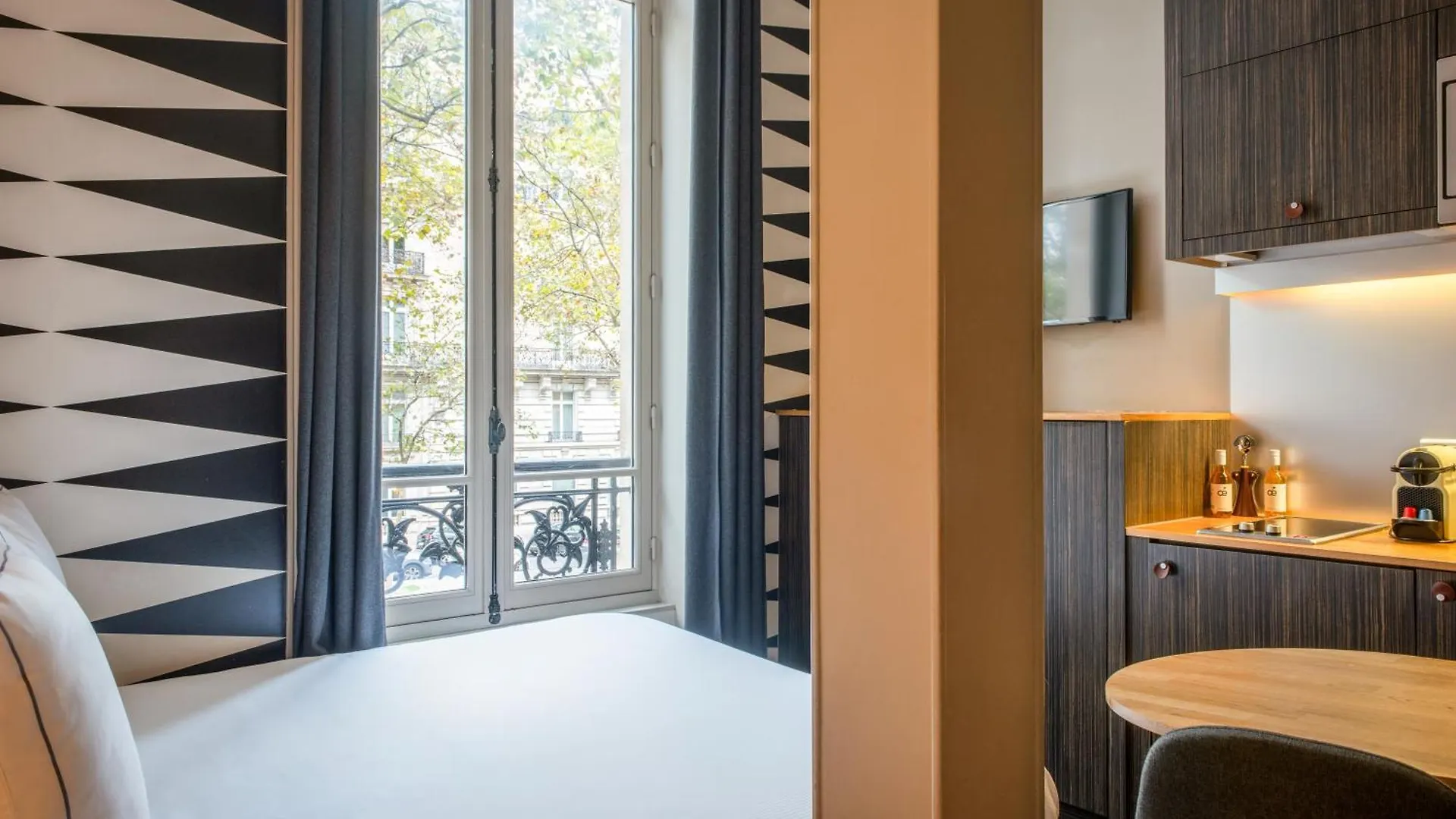 Helzear Champs-elysees 4*