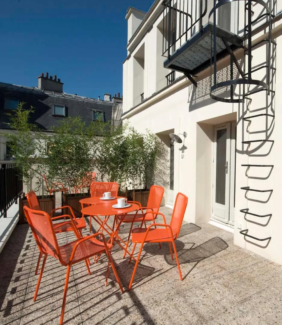 Helzear Champs-elysees 4*